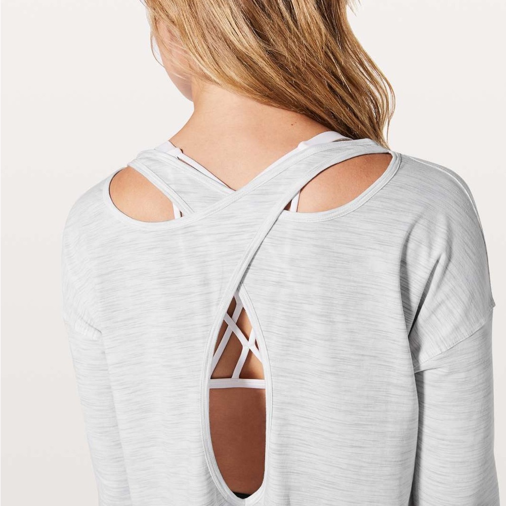 Lululemon Back Into It Long Sleeve
3 Colour Space Dye Ice Grey Alpine White